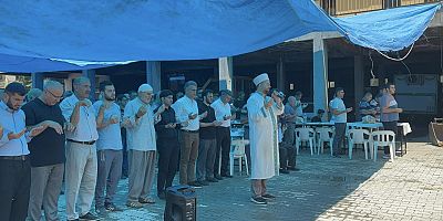 Derebucak’ta eller yağmur için semaya kaldırıldı